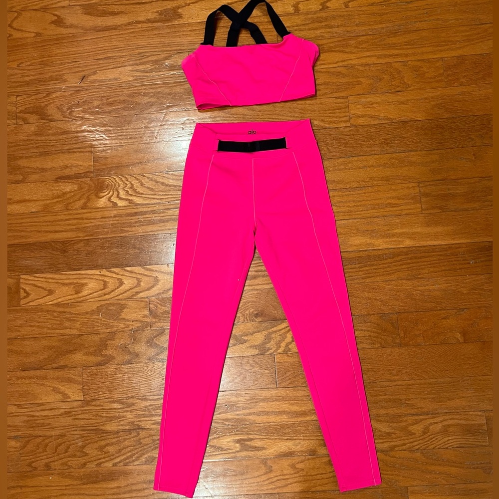 ALO Yoga set top and pant hot pink Xs and S